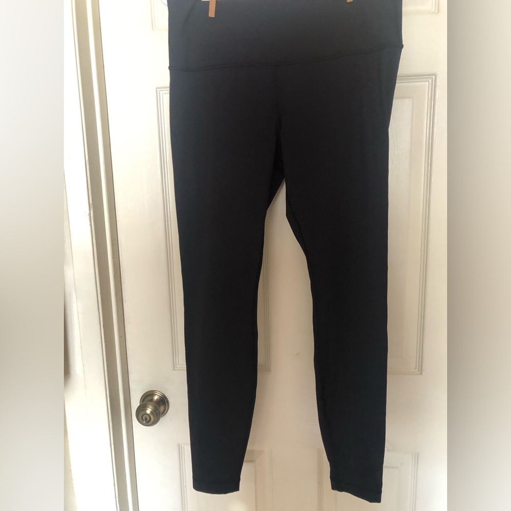 Women’s Lululemon medium leggings. Black. Inseam is approximately 25”. Size 12